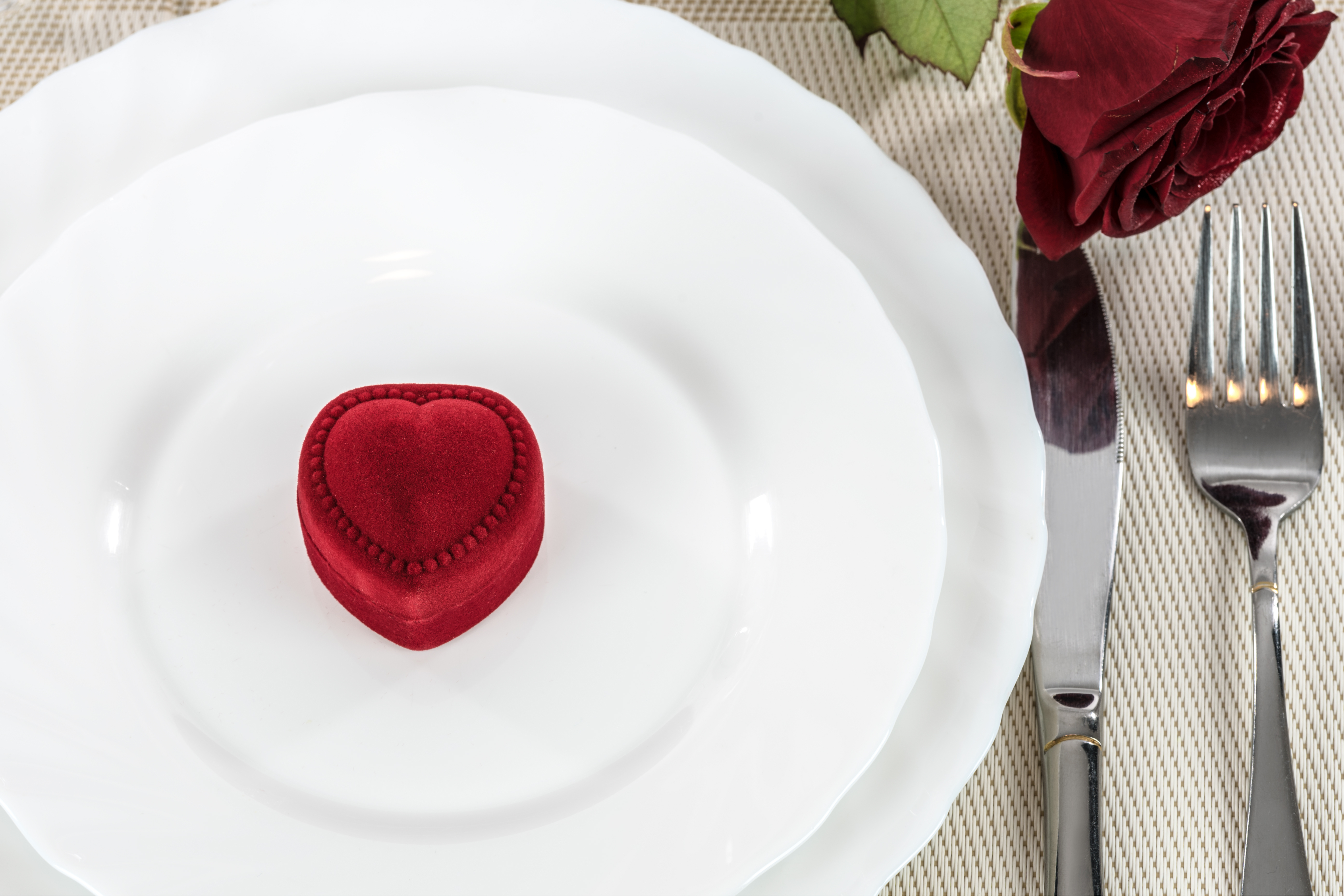 Picture of plate with a velvet heart in center