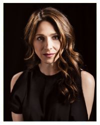 Marin Hinkle Headshot-3